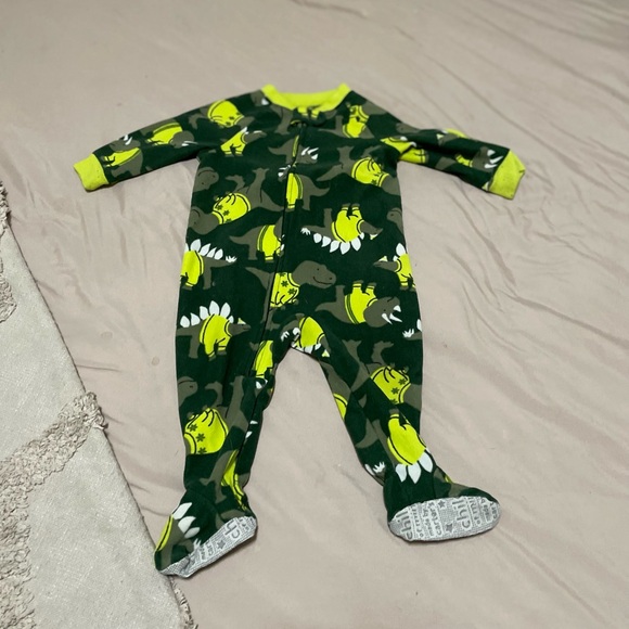 *SOLD* 5 Carters Fleece Sleepers - Picture 4 of 6